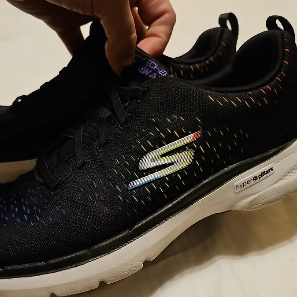 Skechers Black Sneakers with Breathable Mesh and Light Sole - Picture 9 of 9